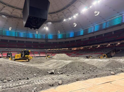 Jetwerx crew building the track at WSX Vancouver.